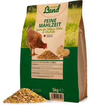 5kg Tüte "Hühner Land Feine Mahlzeit" Hühnerfutter, mit einer Henne und Küken auf der Vorderseite und deutschem Text zu den Zutaten.