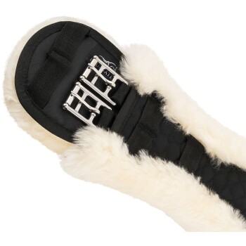 Schwarzer Pferdegurt mit weichem weißen Fleecefutter und silbernen Schnallen, entworfen für Komfort und Unterstützung beim Reiten.