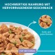 Hochwertiges Hundefutter mit Huhn und grünen Bohnen, betont für das Wohlbefinden von Fell und gegen Haarballen.
