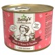 Dosenfutter für Katzen mit der Bezeichnung "Betty's Landhausküche", das Rindfleisch, Herz und Taurin enthält. Der Text hebt "Extra viel Fleisch" und Fütterungshinweise hervor.
