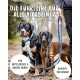 Zwei Hunde an blauen Leinen, gehalten von einer Person; deutscher Text: 'Die Führleine für alle Vierbeiner' und 'Gewicht: 240 g'.
