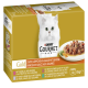 Een doos Purina Gourmet Gold kattenvoer met een fluffy witte kat op de voorkant, met een bord met mals vlees in saus en groenten.