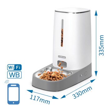 Automatischer Haustierfütterer mit einem weißen und grauen Design, WLAN-Konnektivität und einer Edelstahlschüssel, die mit Trockenfutter gefüllt ist.