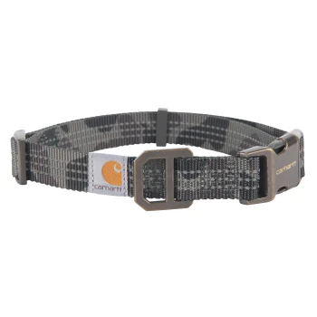 Grau und schwarz gemusterte Hundehalsband mit einer Metall-Schnalle und Carhartt-Logo-Tag.