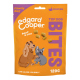 Edgard Cooper Top Dog Bites Hühnergeschmack Hundeleckerlis in einer leuchtend orangefarbenen Familienpackung, mit einem Cartoon-Hund und einer Katze.