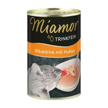 Dose von Miamor Trinkfein Vitaldrink mit Huhn, mit einer Katze, die aus einer Schüssel trinkt, wobei ein Spritzer Flüssigkeit sichtbar ist.