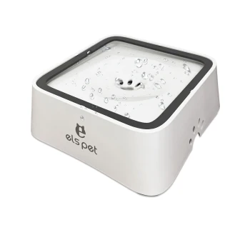 Ein weißer Haustier-Wasserbrunnen mit quadratischem Design, mit einem schwarzen Rand und Wassertropfen auf der Oberfläche, beschriftet mit 'els pet.'