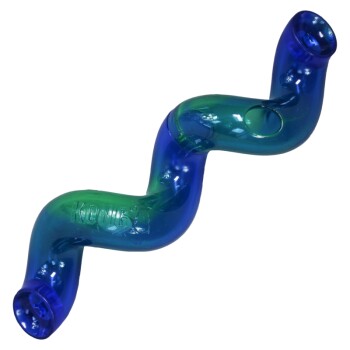 Jouet à mâcher pour chien translucide bleu-vert en zigzag, logo «KONG» en relief et extrémités en forme de coupe.
