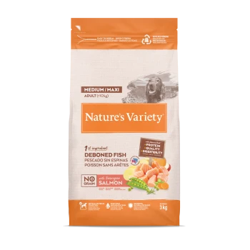 Sac de croquettes Nature's Variety, Medium/Maxi Adult — poisson désossé (avec saumon norvégien), sans céréales, 3 kg, photo d'un chien.