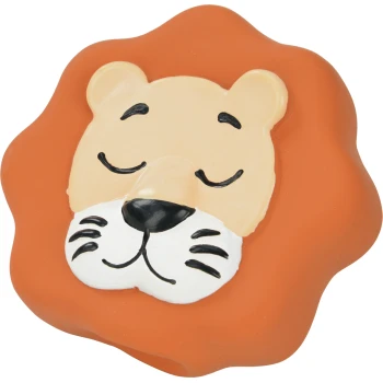 Orangenes Gummispielzeug in Form eines schlafenden Löwengesichts mit cremefarbener Schnauze, schwarzer Nase und Schnurrhaardetails.