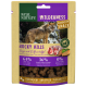 Haustier-Snackverpackung für "Real Nature Wilderness Crunchy Snack - Rocky Hills," mit einem Wolfshintergrund. Enthält 64% Ziege, 36% Gemüse, keine Körner.