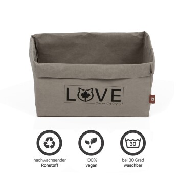 Grauer Haustieraufbewahrungskorb mit "LOVE" und einem Katzen-Silhouette-Logo, mit Symbolen für recycelbares Material, vegan und waschbar bei 30 Grad.