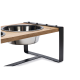 Stylische Futterstation für Haustiere mit einem Holzsockel und zwei Edelstahlschüsseln, entworfen für Langlebigkeit und Eleganz.
