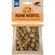 Verpackung für Hundeleckerlis mit kleinen Würfeln, die mit "Huhn Würfel" beschriftet sind und 100 % Huhn anzeigen, mit einer Hundillustration und der Flagge "Made in Germany".