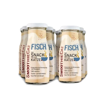 Sechs Glasflaschen mit "SmoothieCat Fisch" Katzensnack, mit einem cremigen Fischgetränk zur Hydration, auf Deutsch mit Nährwertangaben beschriftet.