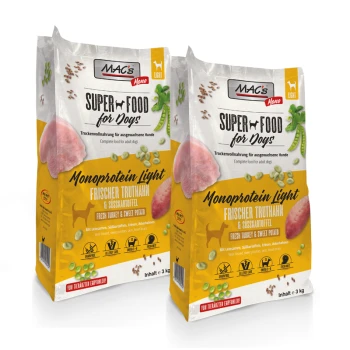 Zwei Säcke von MAC's Mono Super Food für Hunde, mit 'Monoprotein Light' mit frischem Truthahn und Süßkartoffel, jeweils 3 kg.