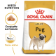 Sac de nourriture pour chien Royal Canin Adult Pug avec une illustration de carlin, avec un texte mettant en avant la nutrition de la race et les bienfaits pour la peau.