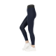 Ein Modell trägt marineblaue Leggings mit einem Netzpaneeldesign am Unterschenkel, kombiniert mit weißen Turnschuhen.
