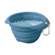 Zusammenklappbare blaue Haustier-Wasser-Schüssel mit einem Karabinerclip, entworfen für einfachen Transport und Lagerung.