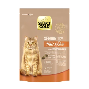 Die Verpackung von Select Gold Senior Hair & Skin Katzenfutter zeigt eine flauschige orangefarbene Katze, mit Text, der die Vorteile für empfindliche Haut und Fell hervorhebt.