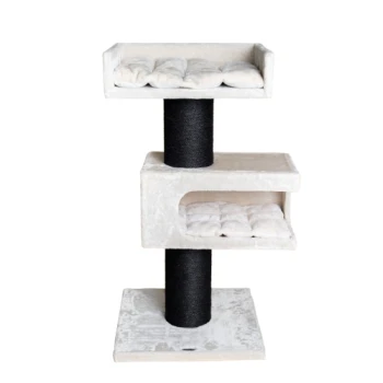 Ein dreistufiger Kratzbaum für Katzen mit einem plüschigen weißen Finish, der zwei gemütliche Schlafbereiche und einen schwarzen Kratzbaum in der Mitte hat.