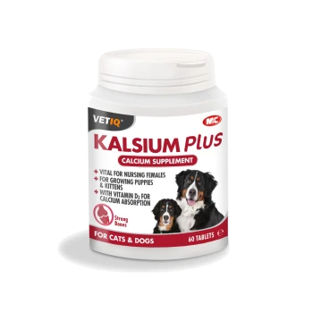 Bottle of VETIQ Kalsium Plus calcium supplement for cats and dogs, featuring images of a dog and a puppy, with text highlighting benefits.
