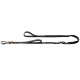 Schwarze Nylon-Hundeleine mit Handschlaufe, Bungee-Stoßdämpferabschnitt, Metallclip und Karabiner, mit reflektierender Naht und orangefarbenem Ring.
