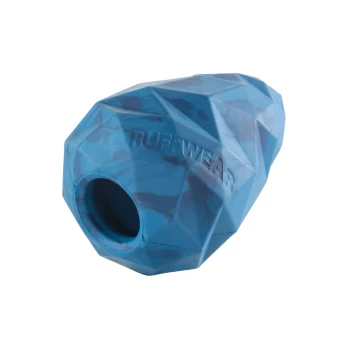 Blaues Gummihundespielzeug mit geometrischem Design, ausgestattet mit dem geprägten Text "RUFFWEAR."