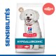 Sac de nourriture pour chien Hill's Science Plan Hypoallergénique avec un chien fluffy blanc, étiqueté "No Grain Salmon" et "Recommandé par les vétérinaires."