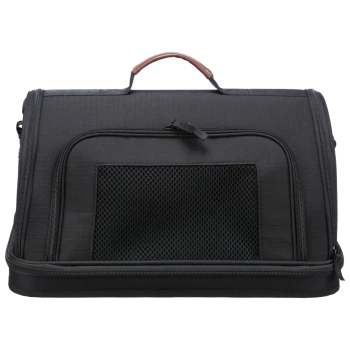 Schwarze Tragetasche für Haustiere mit einem Netzfrontpanel und einem braunen Griff, entworfen für den komfortablen Transport von Haustieren.