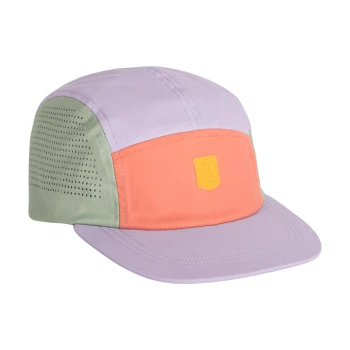 Pastellfarbene Fünf-Panel-Cap, fliederfarbener Schirm und Panels, korallfarbenes Frontpanel, salbeigrüne perforierte Seitenpanels mit einem kleinen gelben Logopatch