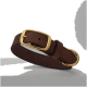 Brauner Leder-Haustierhalsband mit einer goldenen Schnalle und D-Ring, vor einem neutralen grauen Hintergrund präsentiert.
