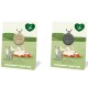 Zwei Haustieranhänger mit einem Pfotenabdruckdesign, präsentiert auf Karten mit verspielten Illustrationen einer Katze und eines Hundes in einer grünen Landschaft.