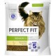 Sac de nourriture pour chat avec un chat duveteux, étiqueté "Perfect Fit," avec "Supports Whole Body Health," "Senior 7+," et "Rich in Chicken."