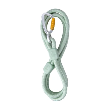 Führleine Rope Helle grüne Haustierleine mit einem Metallkarabiner und Gummigriffen, entworfen für Komfort und Haltbarkeit.
