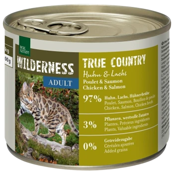 Dosen-Haustierfutter mit der Bezeichnung "Wilderness True Country" mit Huhn und Lachs, mit einem Fleischanteil von 97% und einer Bengalkatze auf dem Etikett.
