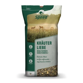 Ein Sack "Speed Kräuter Liebe" Kräuter-Müsli für Haustiere, mit grünem Design und Pferden sowie Text über seine Vorteile.
