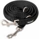 Aufgewickelte schwarze, doppelseitige Nylon-Hundeleine mit Metall-Schwenkclips, D-Ringen und 'RUDELKÖNIG'-Etikett mit Krone.