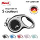 Laisse pour chien Flexi noire avec une poignée argentée, étiquetée "NEW COMFORT," disponible en cinq couleurs : noir, bleu, rouge, rose et bleu clair.