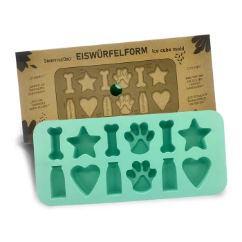 Silikon-Eiswürfelform in mintgrün mit Formen wie Knochen, Sternen, Herzen und Pfotenabdrücken, mit Verpackung, die "SmoothieDog" beschriftet ist.