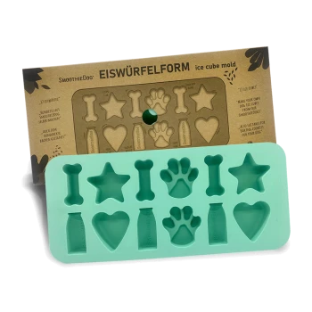 Silikon-Eiswürfelform in mintgrün mit Formen wie Knochen, Sternen, Herzen und Pfotenabdrücken, mit Verpackung, die "SmoothieDog" beschriftet ist.