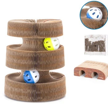 Katzenspielzeugturm aus Wellpappe mit drei Ebenen, ausgestattet mit zwei bunten Bällen (gelb und blau) im Inneren.