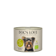 De la nourriture pour chien en conserve étiquetée 'DOG'S LOVE' présentant un Yorkshire Terrier en dessin animé, avec un texte indiquant qu'il s'agit de poulet 100% bio.