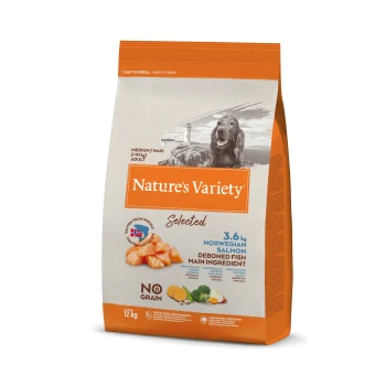 Hundfuttertüte mit der Marke Nature's Variety, beschriftet mit "Selected," mit 3,6 kg norwegischem Lachs als Hauptzutat, gekennzeichnet mit "No Grain."