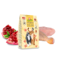 Eine Tüte GranataPet DeliCATessen Kitten-Junior Geflügel Katzenfutter, mit Illustrationen einer schwarz-orangefarbenen Katze und Granatapfelkernen.