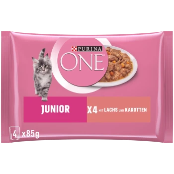 Verpackung von Purina ONE Junior Katzenfutter mit einem verspielten Kätzchen, mit dem Text "X4 mit Lachs und Karotten" und "4 x 85g".