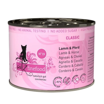 Rosa Dosenkatzenfutter mit der Aufschrift 'Catz Finefood Classic' mit Lamm- und Pferdefleischgeschmack, mit einer Katzensilhouette und mehrsprachigem Text.