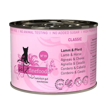 Rosa Dosenkatzenfutter mit der Aufschrift 'Catz Finefood Classic' mit Lamm- und Pferdefleischgeschmack, mit einer Katzensilhouette und mehrsprachigem Text.