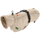 Beige Hundejacke mit Fleece-Futter, verstellbaren Riemen und reflektierenden Details, entworfen für Wärme und Komfort.