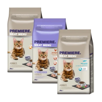 Mixpaket Drei 2 kg Beutel "Premiere Meat Menu" Katzenfutter, mit einer getigerten Katze. Varianten: "Erwachsene", "Sterilisierte Erwachsene" und "Erwachsene mit Lachs."